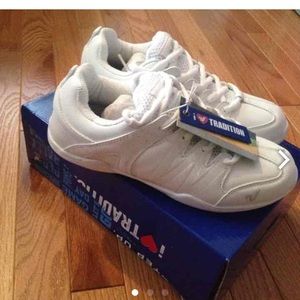 New Varsity Tradition Cheer Shoe 7